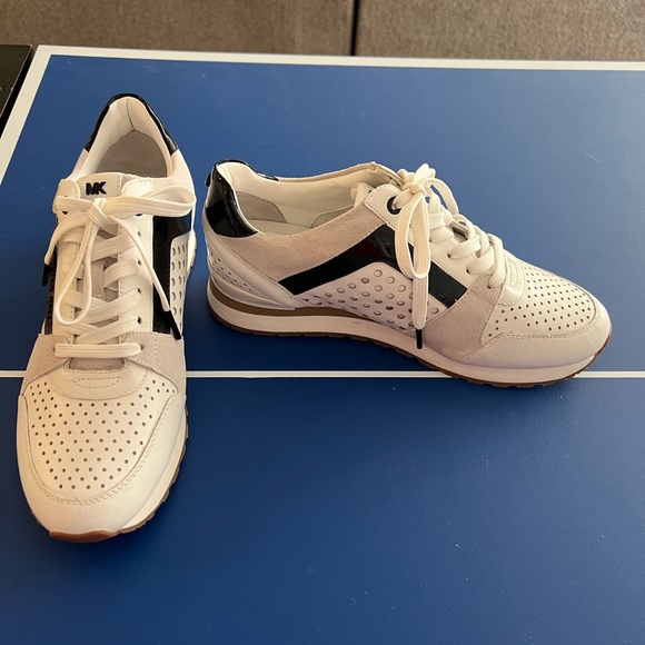 Michael Kors Size 10 Sneakers - NEVER WORN! - Picture 1 of 4